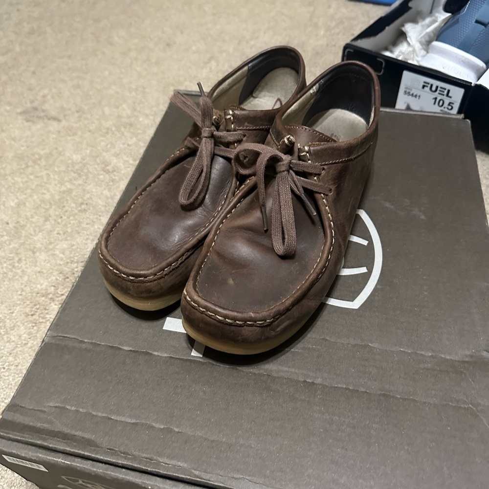 Clarks Wallabees Mens Size 11 Brown Leather Shoes